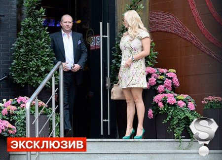 Анна Семенович живет с 40-летним банкиром (ФОТО)