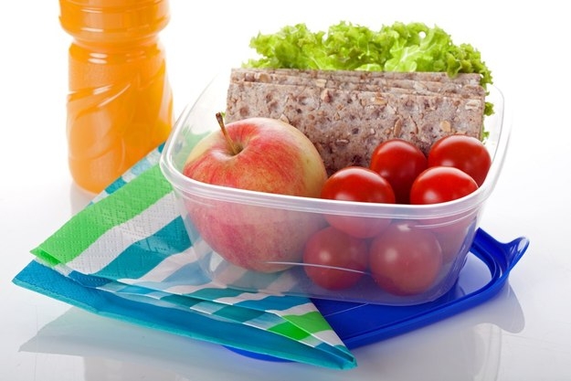 Обед для школьника: 5 вариантов меню для вкусного ланчбокса (ФОТО) Обед для школьника: 5 вариантов меню для вкусного ланчбокса (ФОТО)