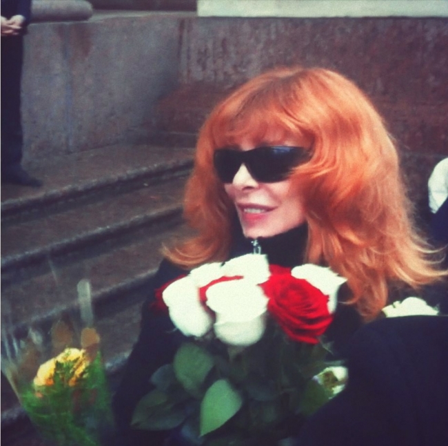 Joyeux anniversaire,Mylene Farmer (ФОТО)