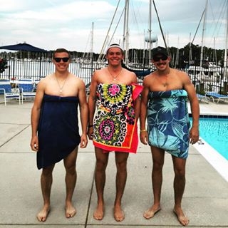 BrosBeingBasic: популярные пародисты женских селфи (ФОТО) BrosBeingBasic: популярные пародисты женских селфи (ФОТО)